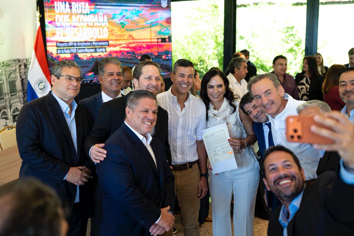 SantiPenap's tweet image. ¡Una obra que beneficiará a millones de paraguayos!

Con la firma del contrato para la ampliación y mejoramiento de la ruta PY01 damos un paso importantísimo para transformar esta importante ruta que brindará viajes más fluidos y seguros.

Un Paraguay Gigante, es un país mejor…