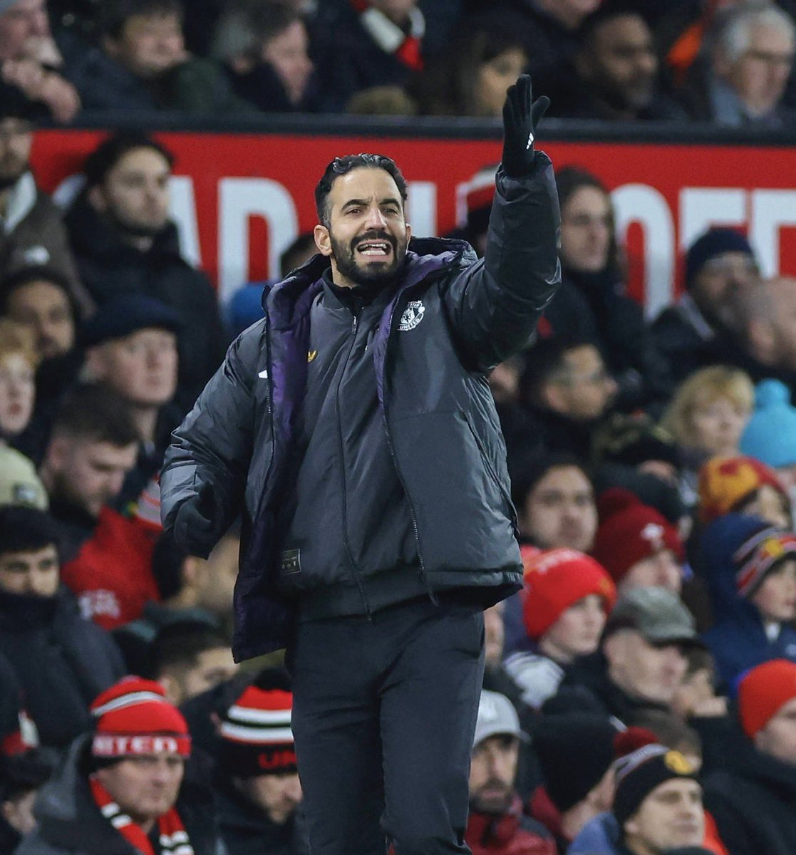 centredevils's tweet image. 🚨🚨| NEW: Kobbie Mainoo and Ruben Amorim had a shouting match at Carrington at the end of last season. Mainoo’s family were not fans of Amorim, but Mainoo refused to give up on his Manchester United career, perhaps confident he would outlast the manager. [@samuelluckhurst]