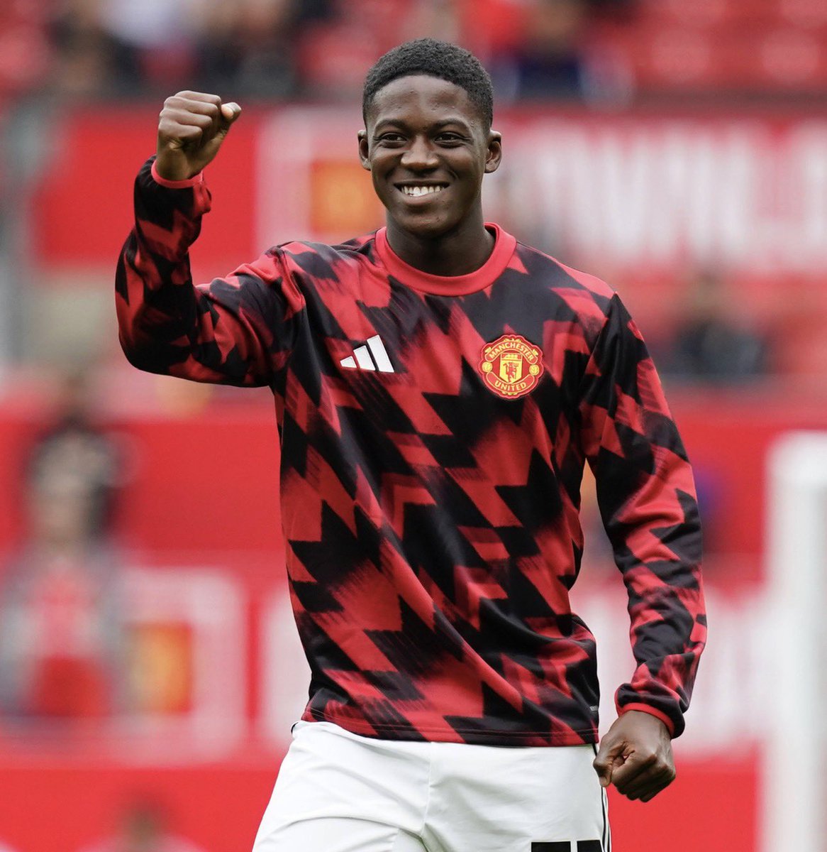 centredevils's tweet image. 🚨🚨| NEW: Kobbie Mainoo and Ruben Amorim had a shouting match at Carrington at the end of last season. Mainoo’s family were not fans of Amorim, but Mainoo refused to give up on his Manchester United career, perhaps confident he would outlast the manager. [@samuelluckhurst]