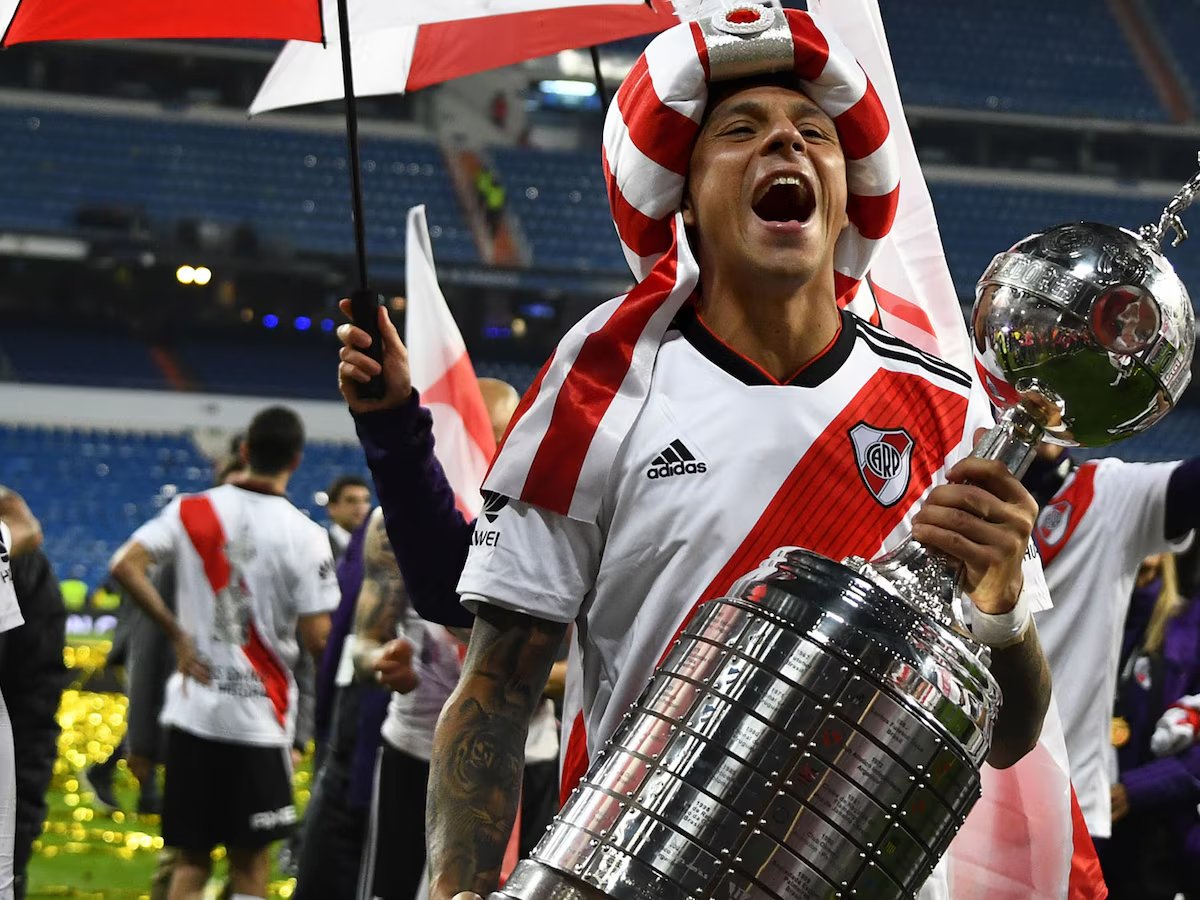 DSportsRadio's tweet photo. 🗣️"Está todo cerrado de palabra. Se está haciendo la revisación y a la tarde firma el contrato. Es una alegría muy grande para nosotros. Es un jugador que nos viene a aportar un montón de cosas. Enzo (Pérez) es jerarquía y viene a sumar. Se demoró un poquito más de lo que nos hubiese gustado.
Me llena de orgullo que un jugador tan importante opiné como opina de nuestro club, es muy lindo"
🐞 Cristian Malaspina, presidente de Argentinos Juniors, en #C��moTeVa por DSPORTS Radio FM 103.1 #ElSonidoDelDeporte 📻