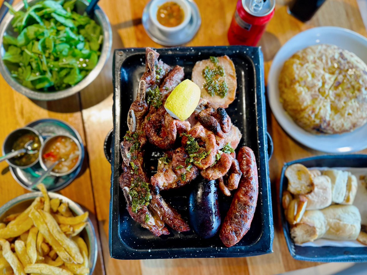 nicolasmaggi87's tweet image. 🟥 MUNDIAL DE PARRILLAS DE ROSARIO 🟥
FASE DE GRUPOS

Este torneo es muy sencillo. Hay que votar cuál es el mejor lugar para ir a comer asado en Rosario. Pasan los dos mejores de cada grupo y después hay mano a mano hasta la final.

TIENEN 24 HORAS PARA VOTAR
¡QUE GANE EL MEJOR!