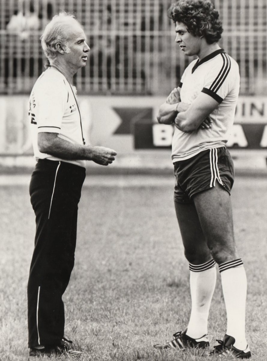 rdinamite10's tweet image. Hoje se completam 2 anos que a lenda do futebol Zagallo se foi. 

Todas as homenagens para esse nome histórico do futebol brasileiro são merecidas. Ele e Roberto estiveram juntos no gigante @VascodaGama 💢

Que o Velho Lobo seja eterno na memória de todos!