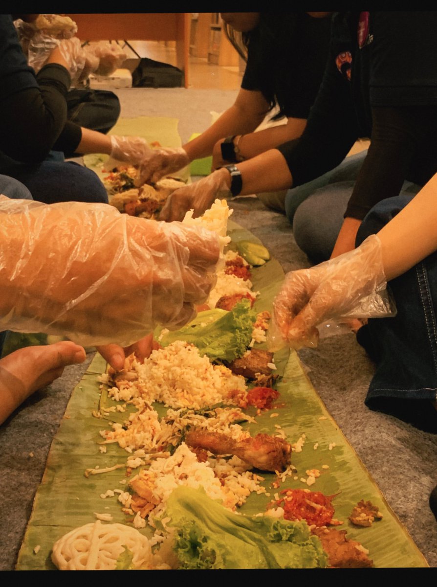 ooraurus's tweet image. sehari ke 4 tempat 😁