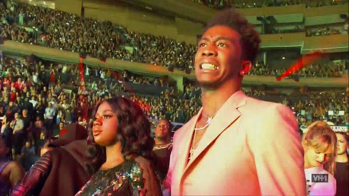 JaronIkner's tweet photo. Me watching Timothee Chalamet thank Kylie Jenner for his award. https://t.co/srhPIxO7BU