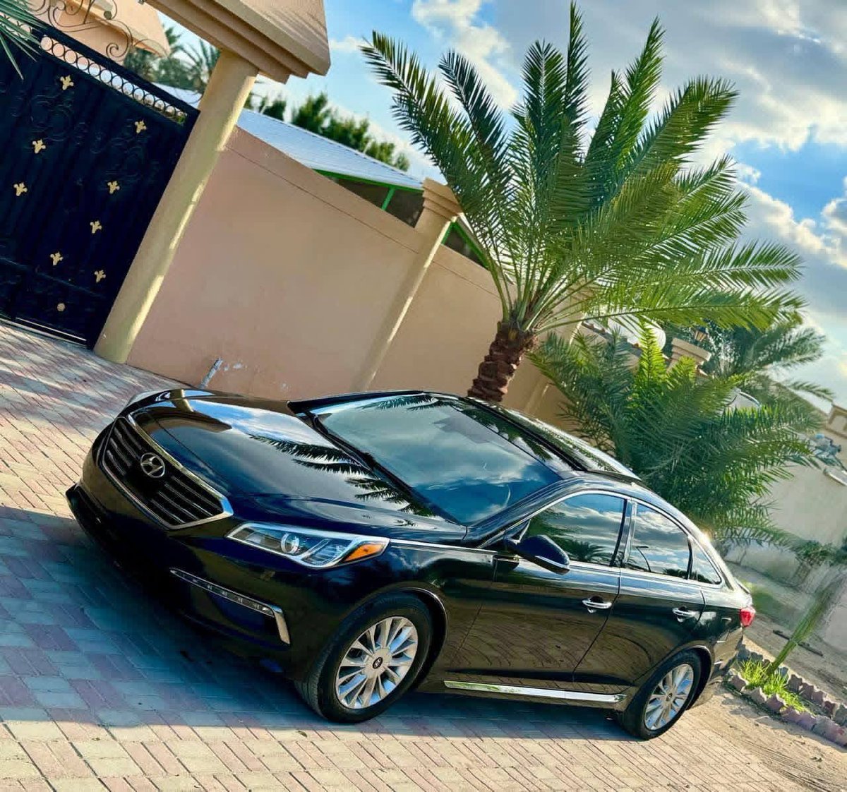 DekingTips's tweet image. Hyundai Sonata Limited 2015 Model Fulloption Panoramic, 
American Specifications:
5NPE34AF9FH136596
Total Genuine
(Clean Title)
Original Airbags
Very fresh car.
Leather Seats
Auto Hold, Cooling Seats
82k Miles Driven
Price: 16million Naira buying shipping and clearing .