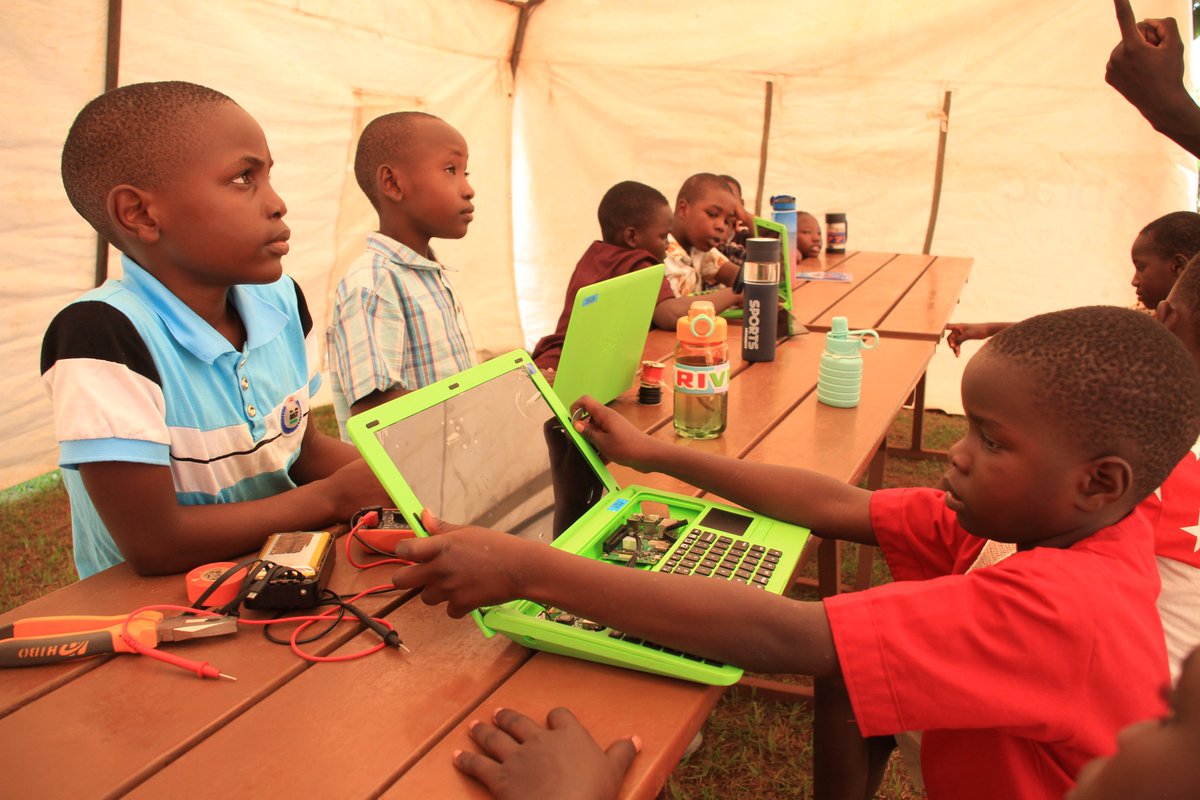 Kuba Makerspace tweet media