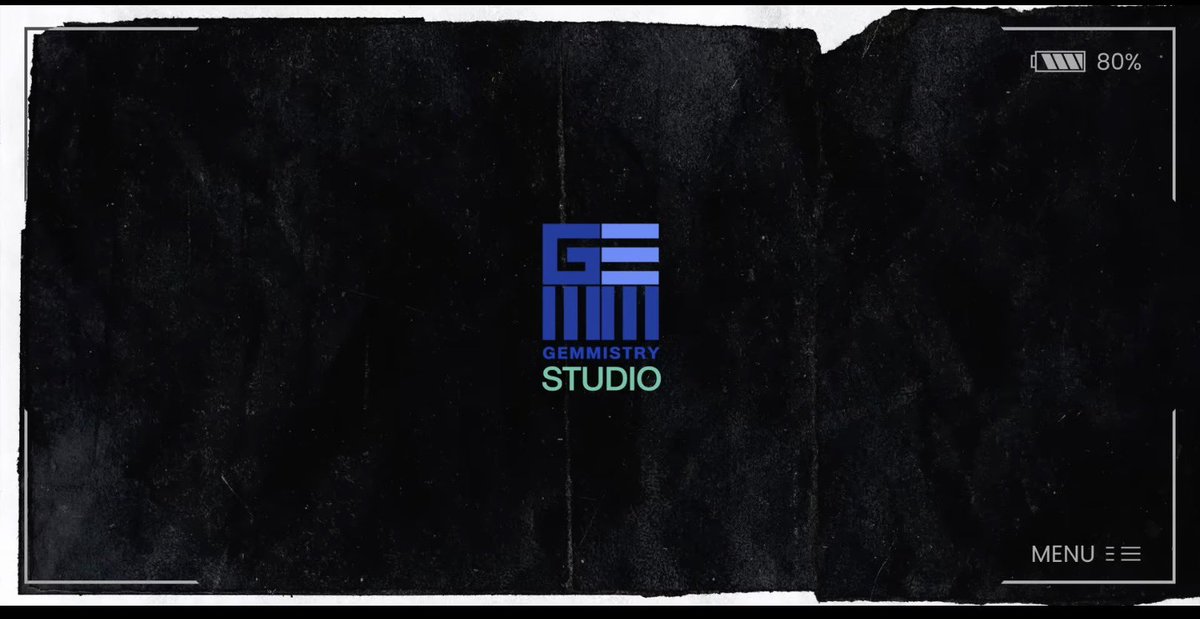 ขอเสริมนิดนึงน้า โลโก้ GEMMISTRY STUDIO เริ่มใช้ในไตเติ้ลของมีสติหน่อยคุณธีร์ตั้งแต่EP.3 เป็นต้นมา หลังเปิดตัวบ.ย่อยนี้ในงาน GMMTV2026 นั่นแหละค่ะ อย่างที่พี่ถาบอกว่าบ.นี้ทำหน้าที่ผลิตคอนเท้นให้เจ็มโดยตรง ในส่วนของซร.ที่ค่ายทำเองโดยไม่ผ่านเอ้าซอสก็คงอยู่ภายใต้การดูแลของที่นี่หมด