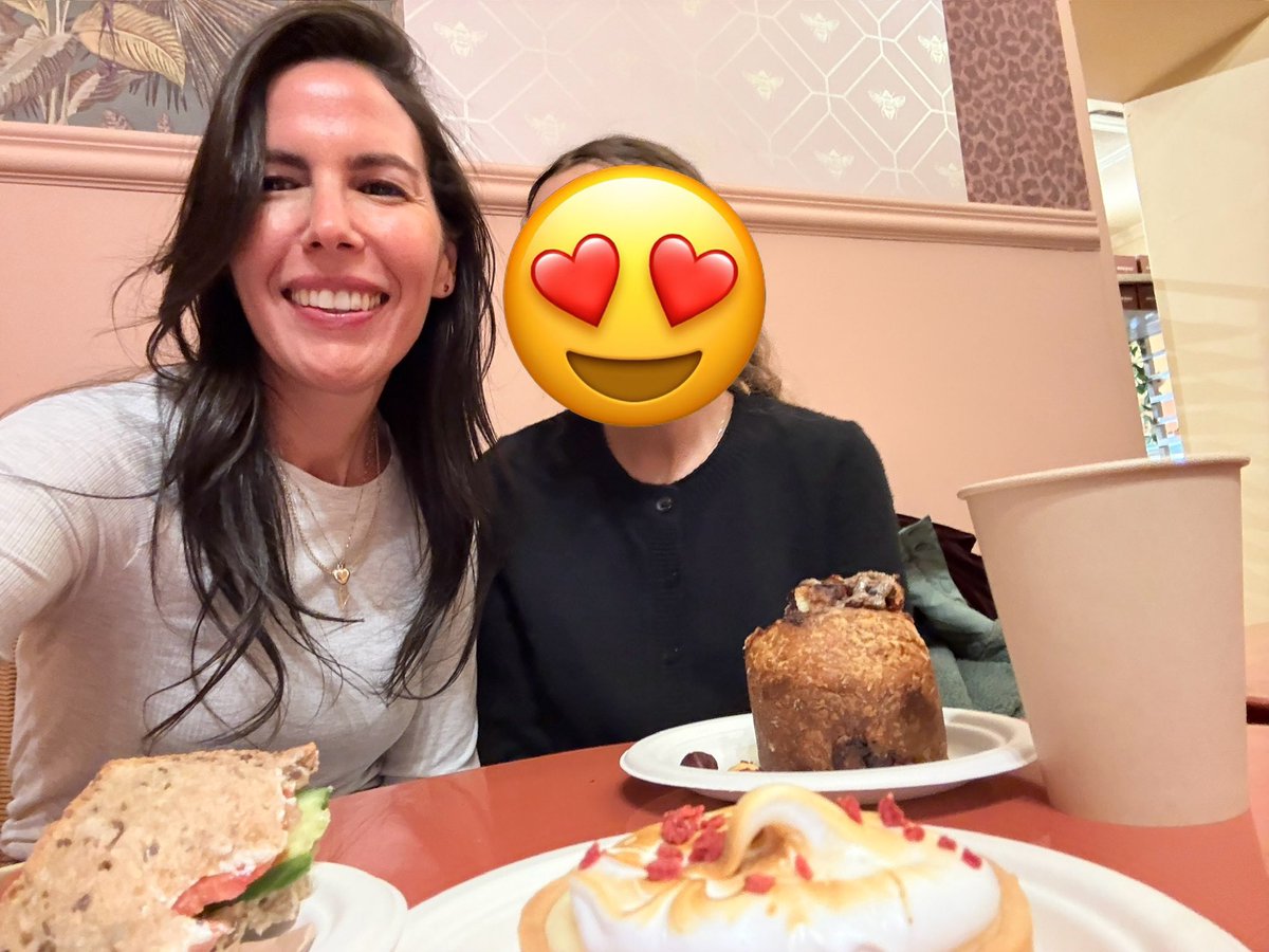 Inbalgilmore's tweet image. ״הצבא צועד על קיבתו״
 ועל הארנק של אמא 
עוד גילמורית חיילת❤️