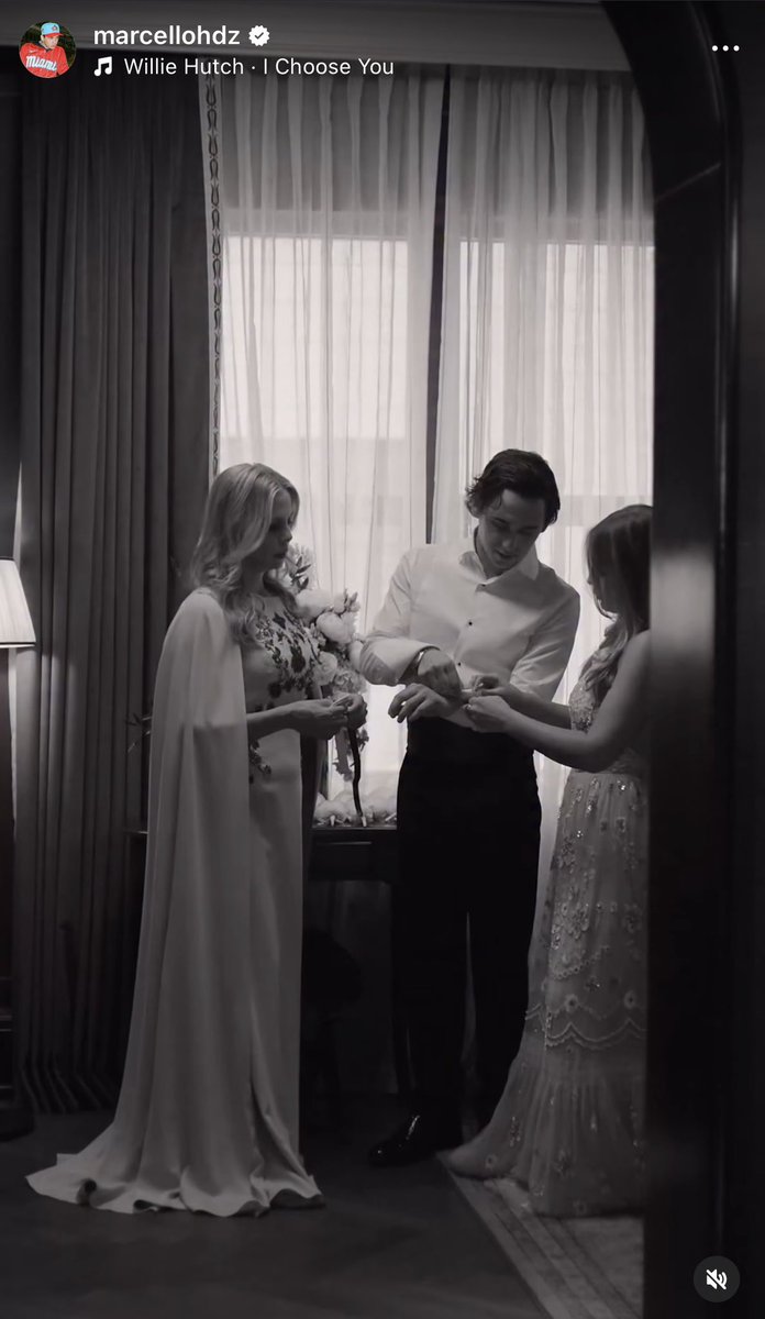 SNLSTARS's tweet image. DID MARCELLO HERNANDEZ JUST HARD LAUNCH HIS WEDDING?!?!??