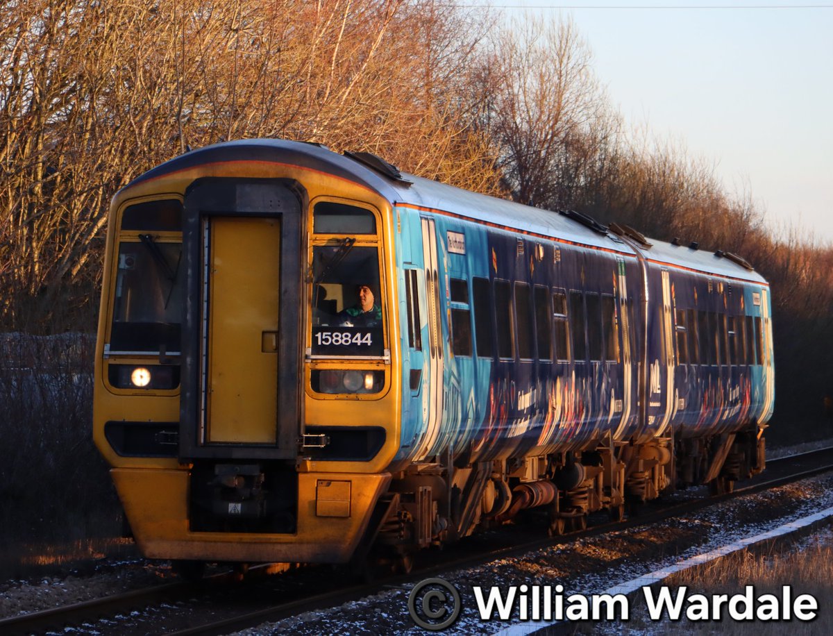 WilliamWardale's tweet photo. @northernassist 158844 
"The Northumbrian" approaching #Penistone 

2B58 1435 Sheffield to Huddersfield

Monday 5th January 2026

@Northern_Travel @TomDearlove1 @BashirKhan2 @PenistoneLine #class158 #trainspotting https://t.co/DsqA2UFjkW