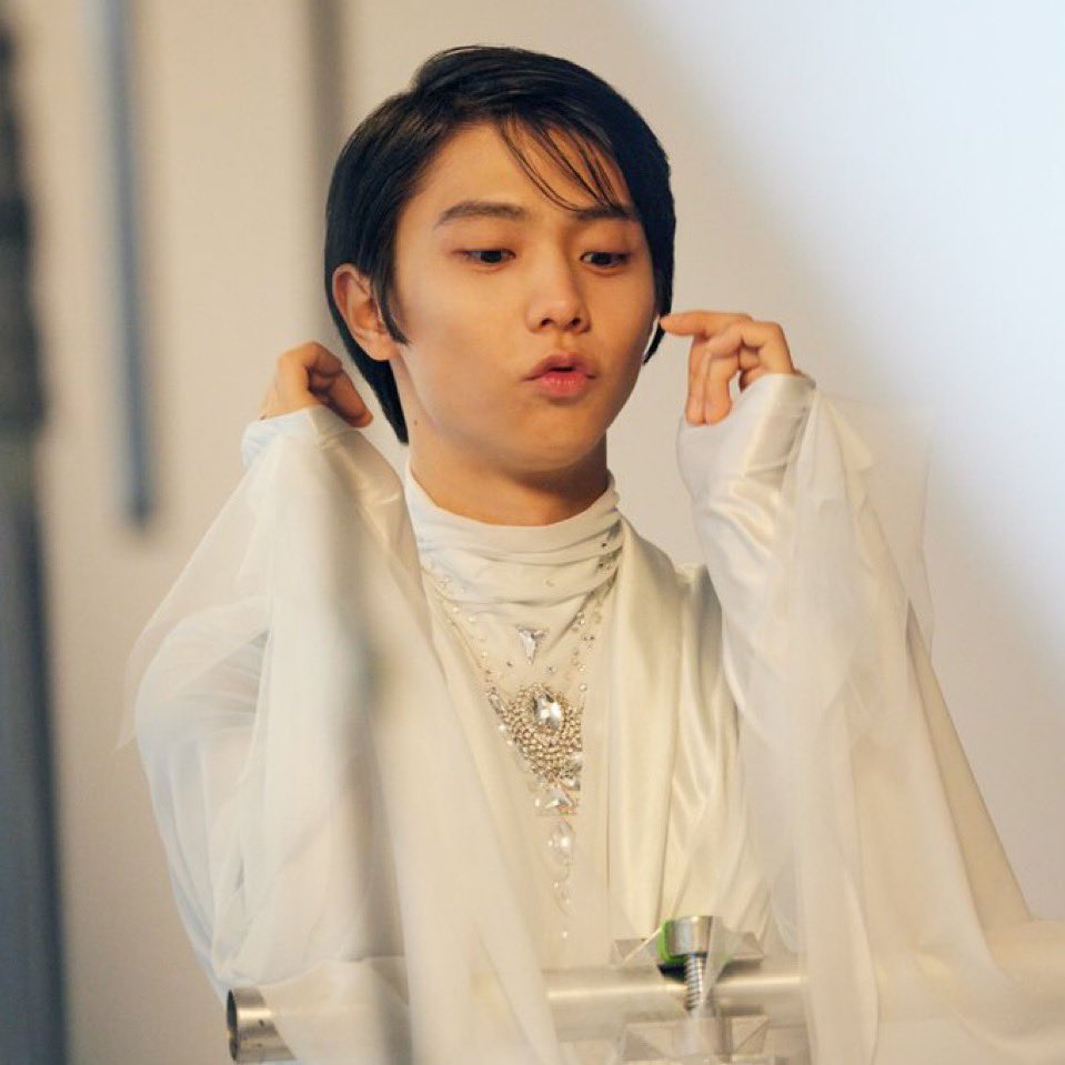 それぞれ傾国顔、建国顔、敵国顔、救国顔の羽生結弦です。
みなさんのお好みの羽生結弦を見つけてみてください。