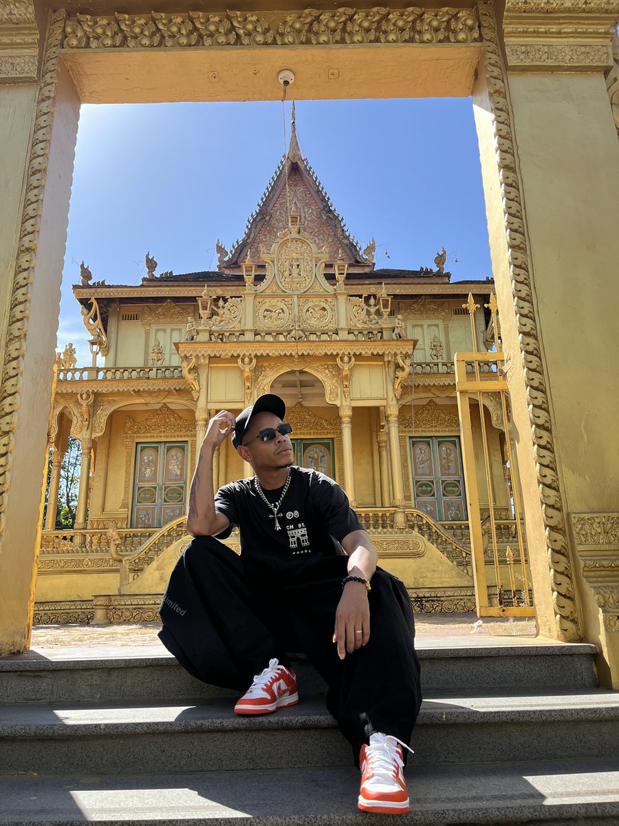 HollywoodvsMe's tweet photo. Cambodia 🇰🇭 https://t.co/ovtNKvdiUK