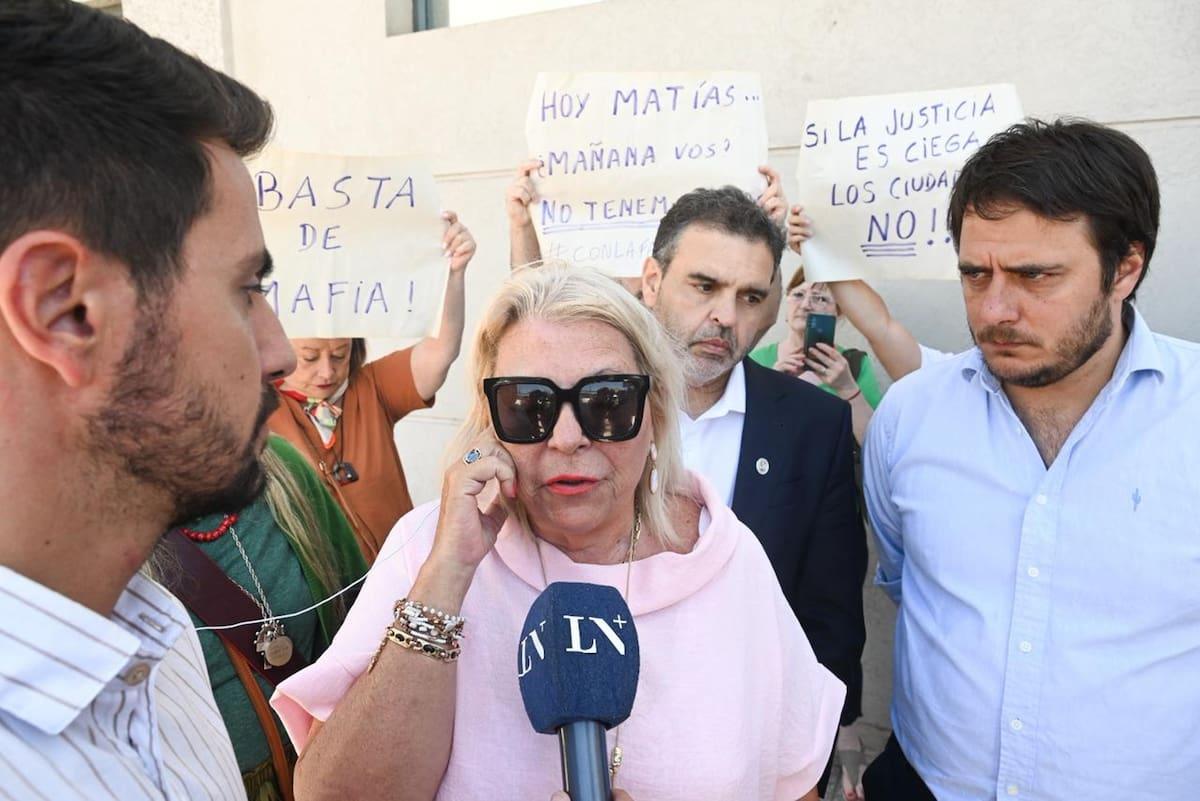 Carrió acompañó a tribunales al dirigente de la Coalición Cívica allanado y dijo: “Massa está desesperado” a.ln.com.ar/3LlKsqX