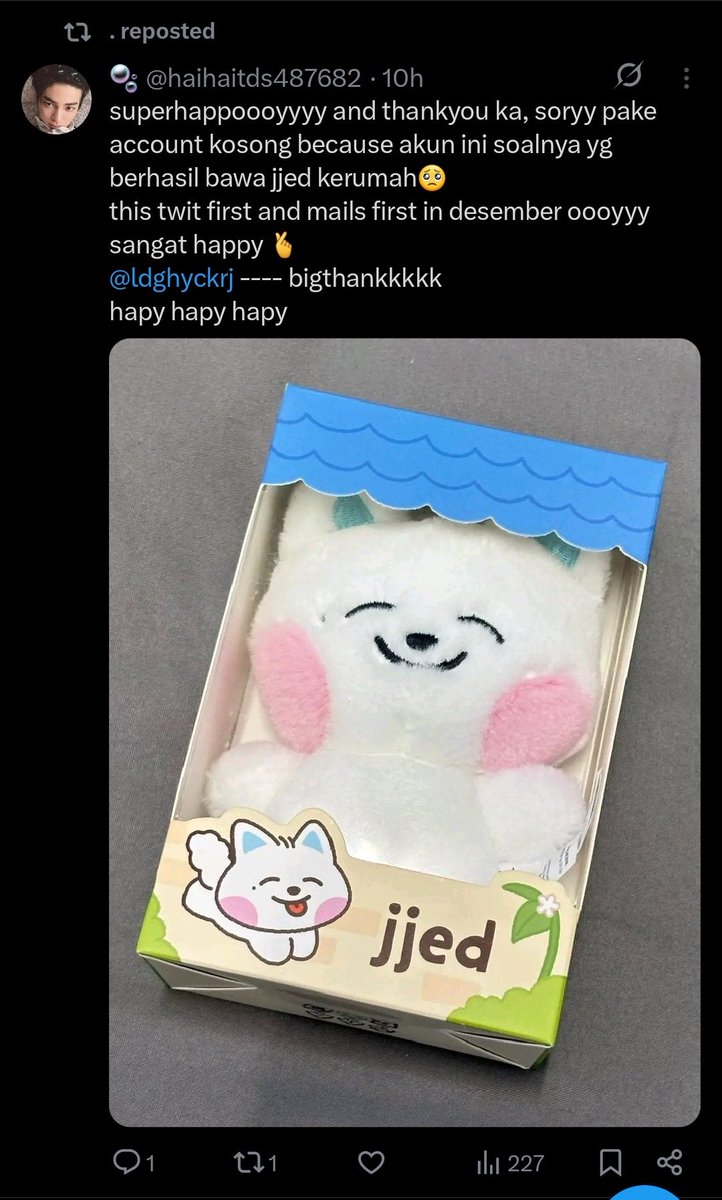 donghyluck's tweet image. Betull, tapi sebenernya testi pertama dia tuh juga palsu tau kakk, kalo kamu cek thread testi dia ada testi pertama yg akunnya kelock(?) ternyata dia tuh up foto nyolong wkwkwk, dan typingan akun yg ksh testi itu juga identik ketikan si idawati