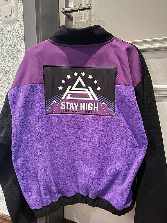 bl0ndedIife's tweet image. her yerde marty supreme ceketi konusulurken bizim kafanin ici;