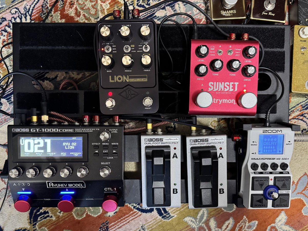 この2日間
Ryuheyのアルバムのギタートラックのレコーディングをしていました
全17曲中16曲完了
あと1曲だ

最近購入したCombatのストラトと
ユニバーサルオーディオのLIONと
strymonのSUNSETで
新しいRyuheyサウンドのスタンダードが完成したと思う