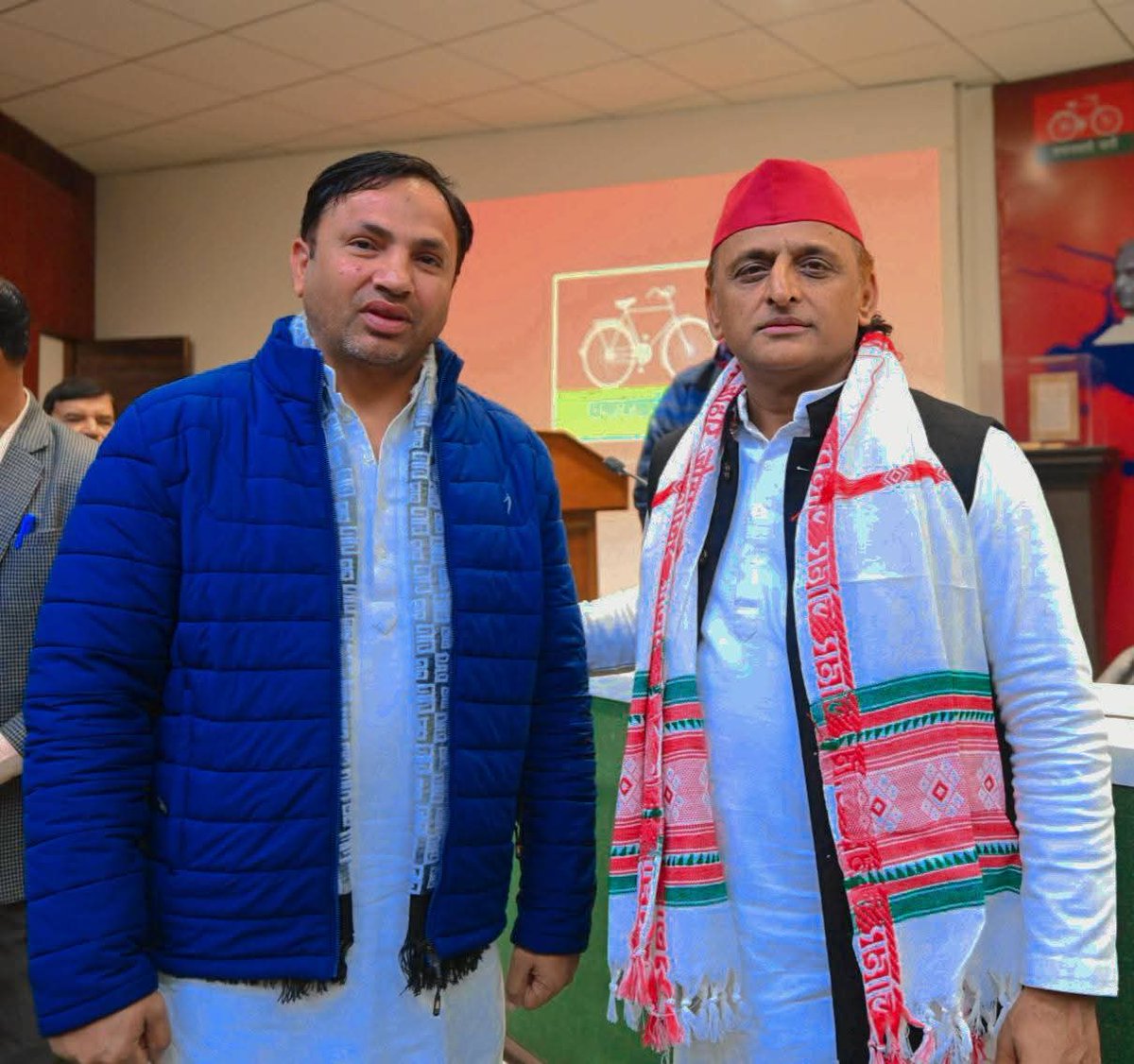 SocialistChaud1's tweet photo. #pictureofthemonth
@yadavakhilesh 
@aneesrajasp 

@samajwadiparty @manzar_yar @AnilKumarYada_v @_kuldeepyadavup @shakilahamd7 @YunusSamajwadi @ShadabK_SP https://t.co/SwLkwC7MaJ