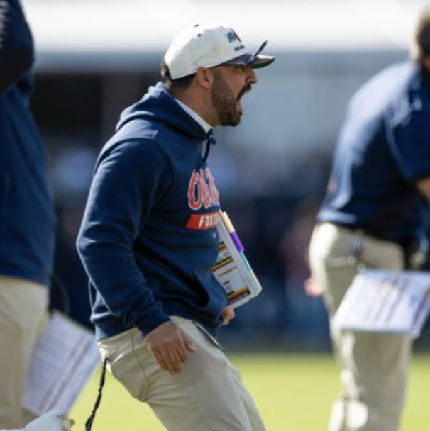 Pete Thamel tweet media