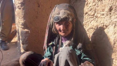 «Les dispensaires nous sont fermés, nous n'avons pas de farine, rien à manger». À Zabul en Afghanistan, les fileuses de laine peinent à survivre avec de maigres revenus limportante.fr/instagram-news…