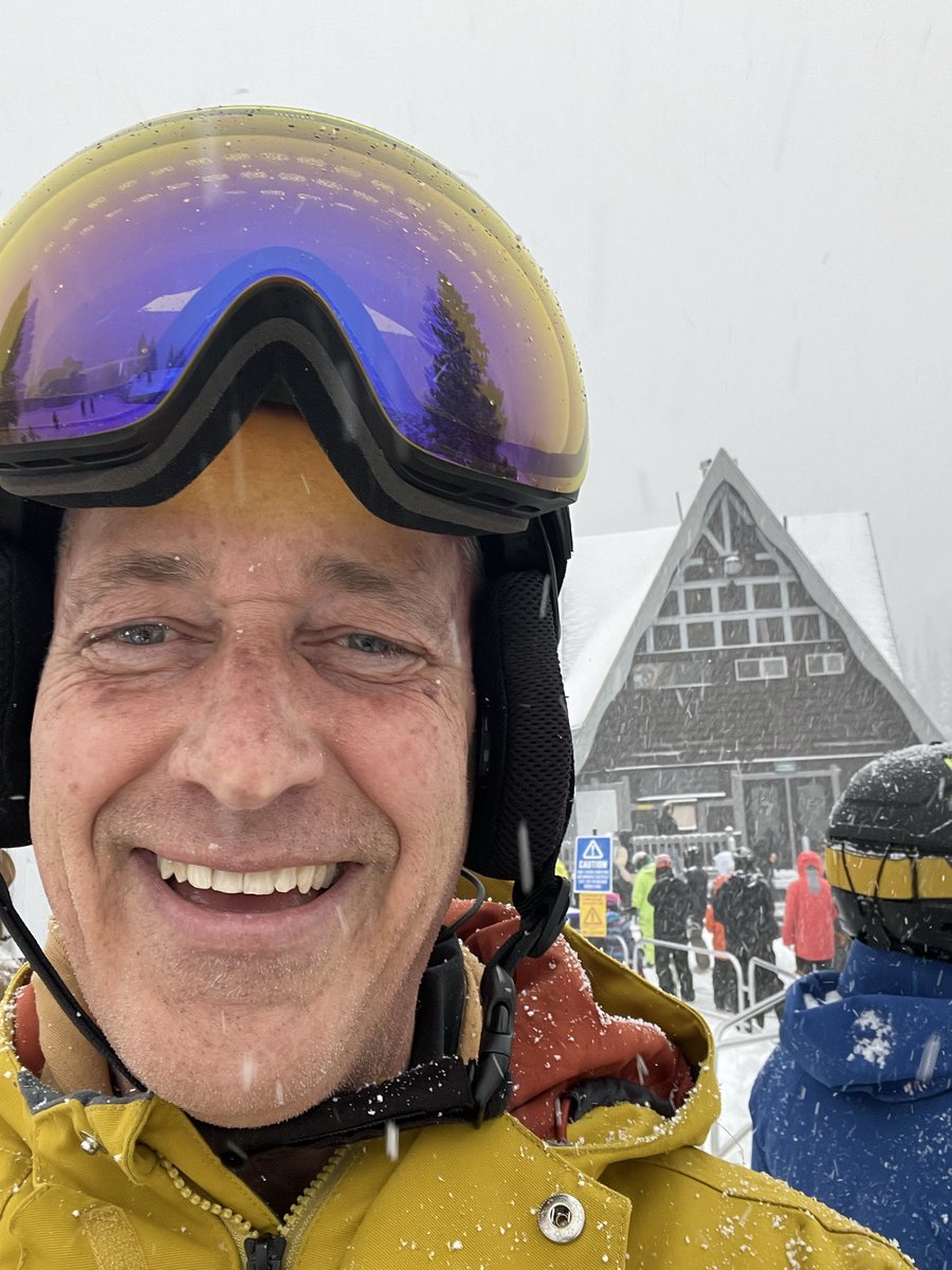 My new morning commute!
Rush hour. Waiting for the lift to open. #Retired