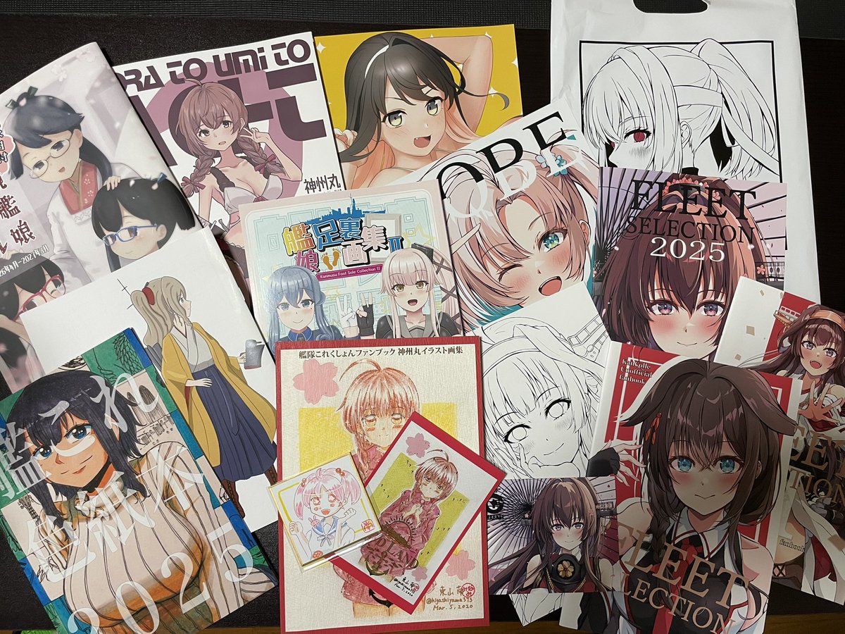 コミケ戦利品開封しました!改めましてありがとうございました!読むべし!食べるべし!眺めるべし! 