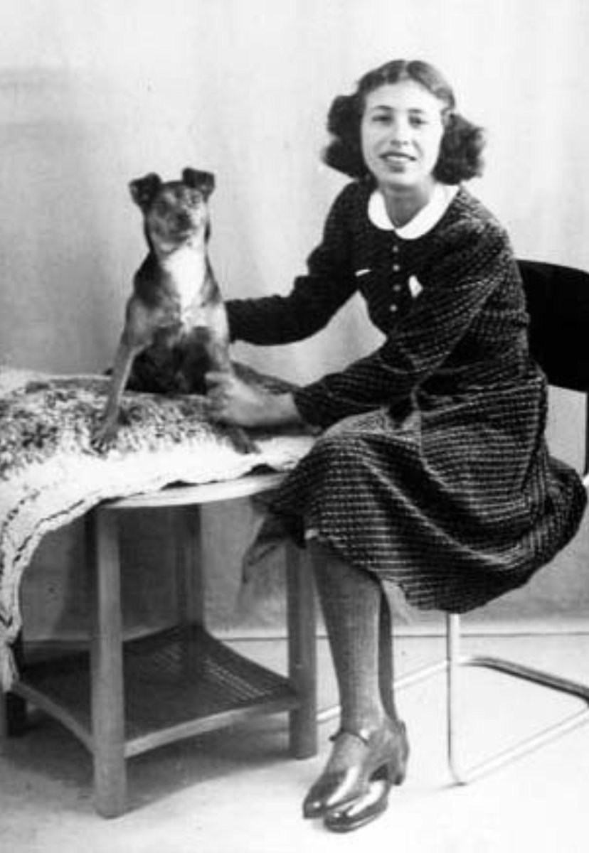 AuschwitzMuseum's tweet image. 5 January 1928 | Dutch Jewish girl Roosje Wolf was born in Rotterdam. 

In December 1942 she was deported to #Auschwitz. She did not survive.
---

🎧 Listen about the development of the mass murder infrastructure at Auschwitz: youtu.be/tRwZ49q-9e0