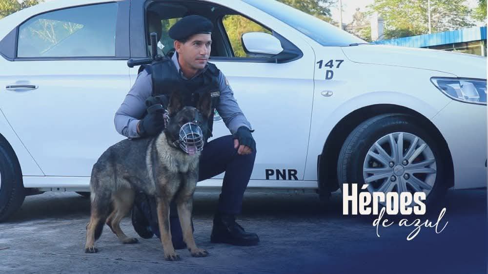 #HéroesDeAzul  son nuestros miembros de la PNR. Humildes, valientes, leales, siempre del lado del pueblo. #DeZurdaTeam