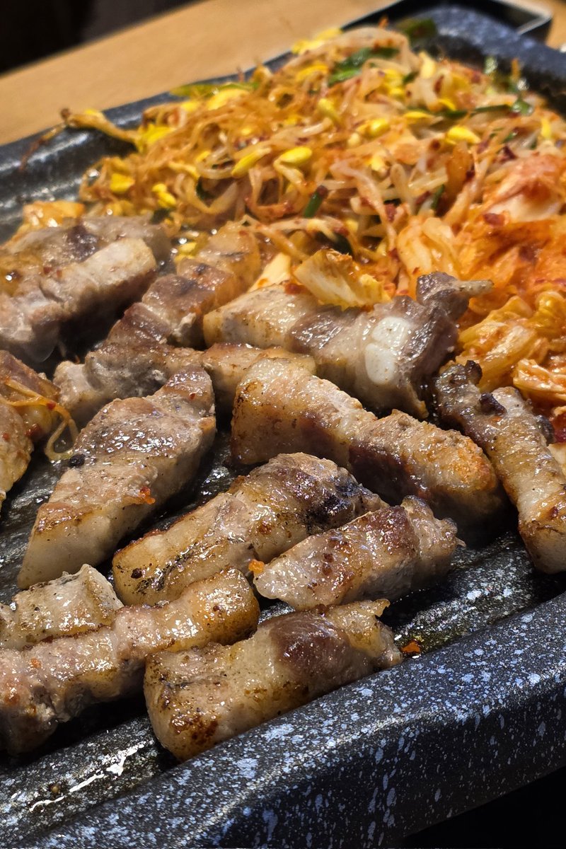 zzokkee's tweet photo. 크리스마스에 ㄴㄱㅅㅊ 〰️ https://t.co/Gm0oQzROe6