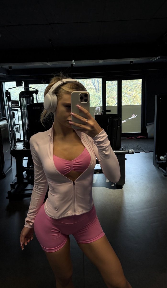 Vica ⁎ ˚ ˚୨୧⋆｡˚ ⋆ tweet media