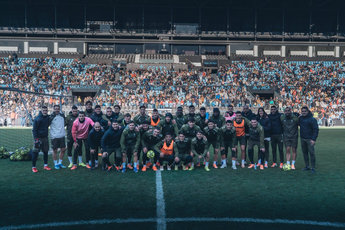 EnXogoG's tweet image. 🔝 Baño de masas e récord de asistencia no adestramento a portas abertas do @RCCelta 

🏟️ Más de 6.500 persoas asistiron ao adestramento de Balaídos

❌ Na sesión non estivo Damián Rodríguez, que está a ultimar a súa cesión ao @realracingclub 

👉 Máis info:…