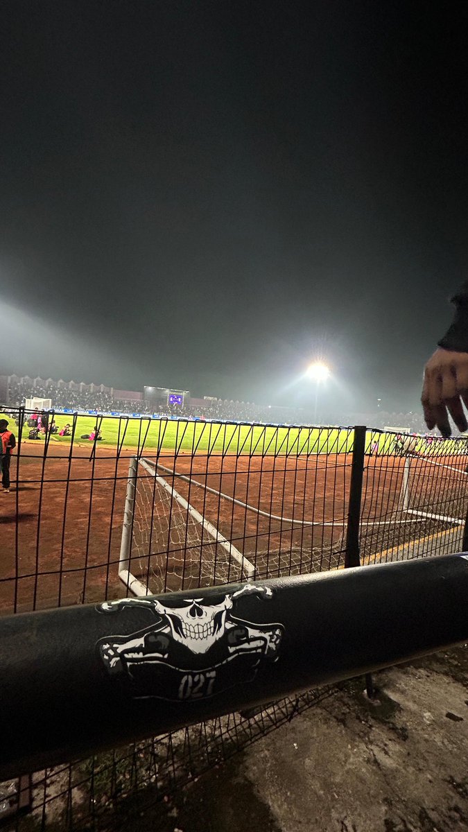 FOREVER BLUE tweet media