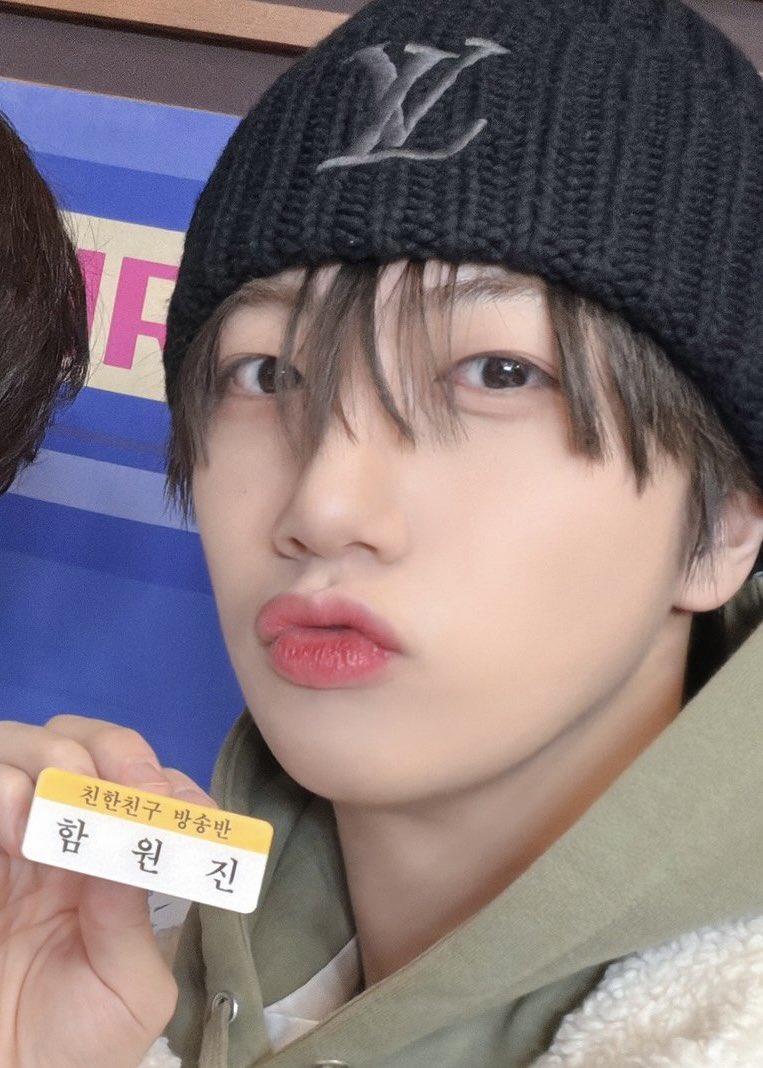 _lucid_0's tweet photo. 그러니까 이렇게예쁜 원진이를 한달내내 올려준다는거지?🥹 https://t.co/dqMhwQvHQ1