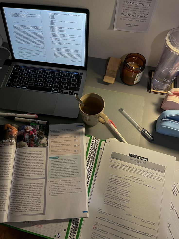 bowbaudelaire's tweet image. ⌕ search: #studytwt | #studytwtbr 

 › vitória 
 › 2009; 2° e.m.
 › psicologia 
 › opções: usp, ufcspa, ufu, unifesp, unesp
 › ferretto e cfpo

♡/↺ = mutuals.