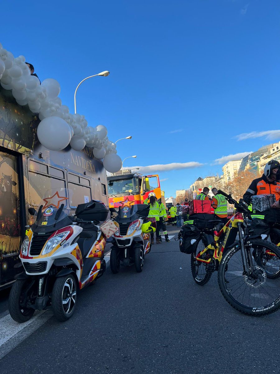 Unidad Halcón SAMUR tweet media