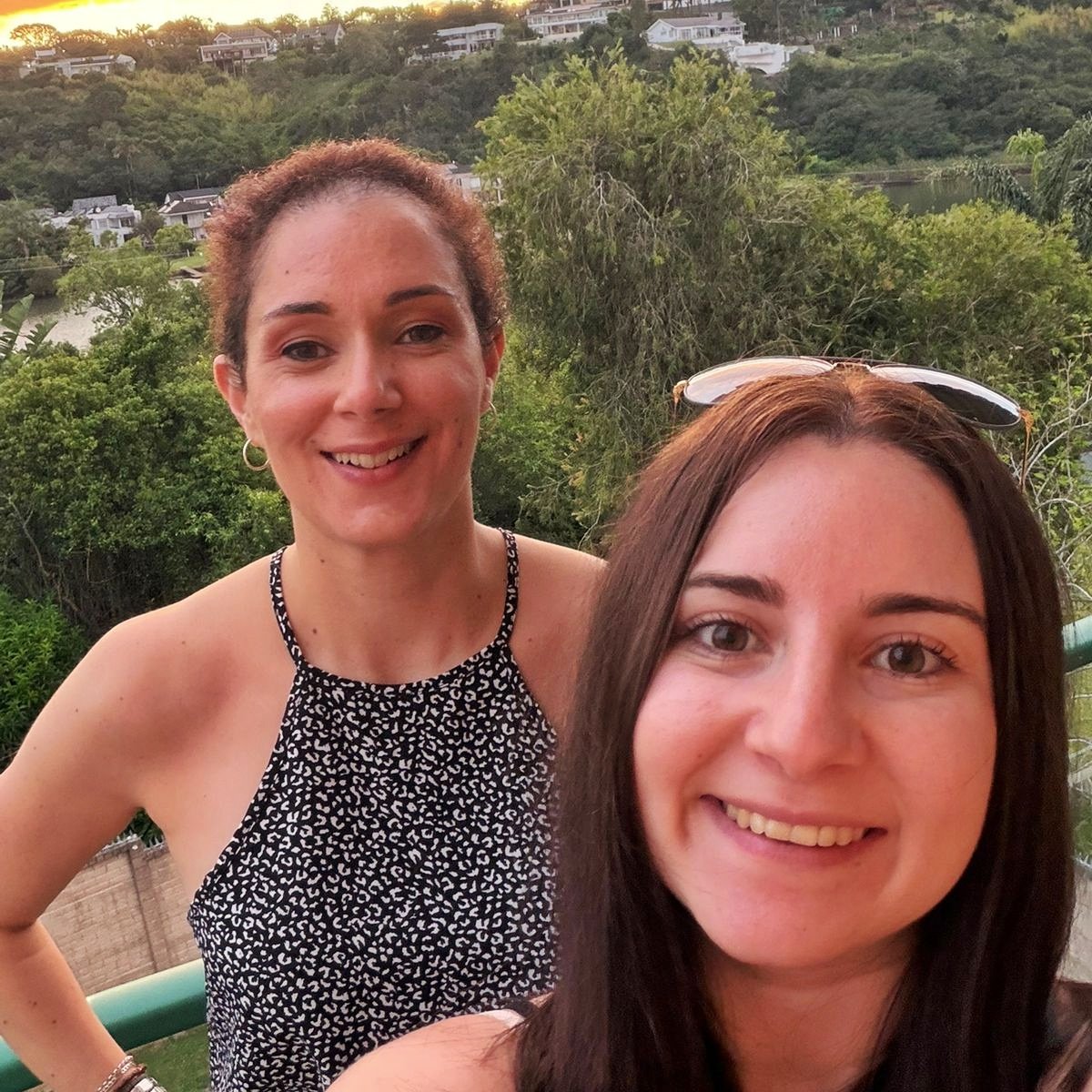 Alikki_P's tweet photo. Ending 2025 with the best company and orange sunsets 😀. Cheers🥂 to a wonderful 2026 everyone https://t.co/DHjSEiGnTr