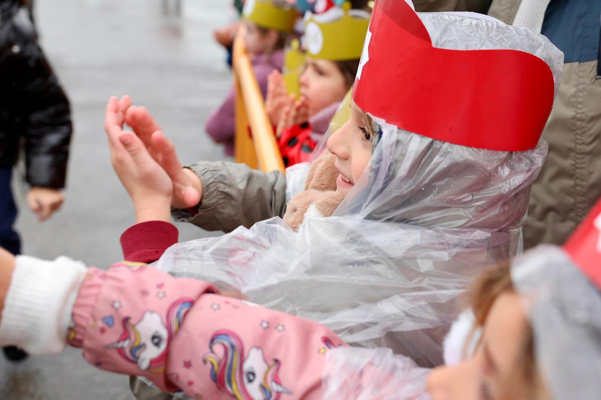 festesdeVLC's tweet image. Ya están en València sus Majestades los Reyes Magos de Oriente 👑👑👑

Preparados para repartir regalo e ilusión a todos los niños de la terreta 🎁🕺

¡Os esperamos!