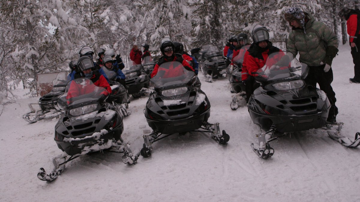 Transun's tweet image. Although Christmas and the festive period are over, the magic doesn't have to be... ❄️ There's still time to book an Arctic Spirit escape with us and turn the start of your New Year into an adventure you'll never forget. 🤍 Discover more 👉 transun.co.uk/collection/arc…