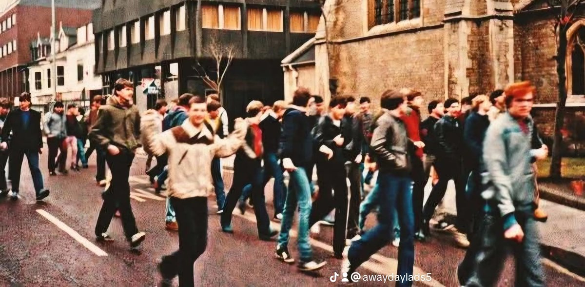 awaydayladsfs's tweet image. leeds service crew at Middlesbrough in the 80's 

#servicecrew #leeds #mob #firm #lads