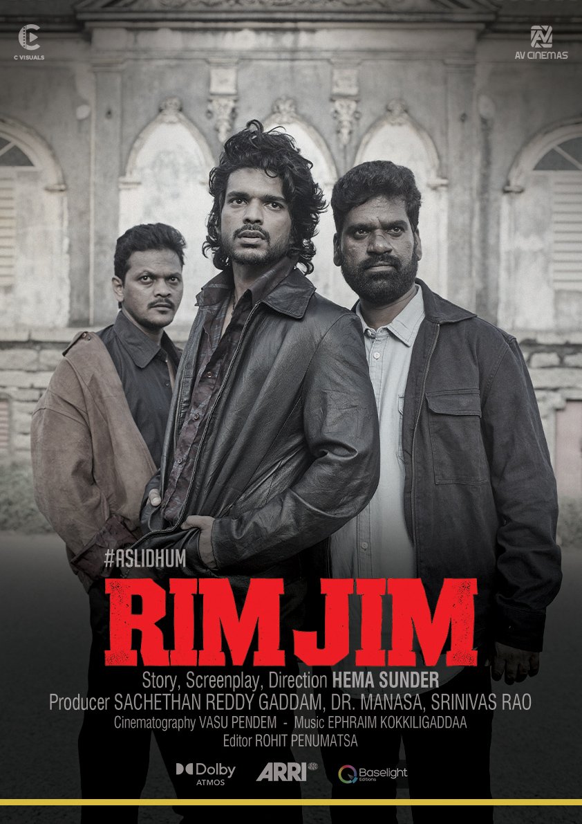 DAYYALAASHOK's tweet photo. RIM JIM
Raw. Real. Ruthless. 🔥🩸

1990s gangster drama inspired by true incidents. 💣⚡

Starring Rahul Sipligunj, Ajey Ved, Bithiri Sathi, Raj Tirandasu &amp; Vrajana
Directed by Hema Sunder

🎬 Coming Soon 🔥

#RIMJIM #Aslidhum #GangsterCinema #RawCinema #TeluguFilm #Tollywood https://t.co/9C720ZICOf