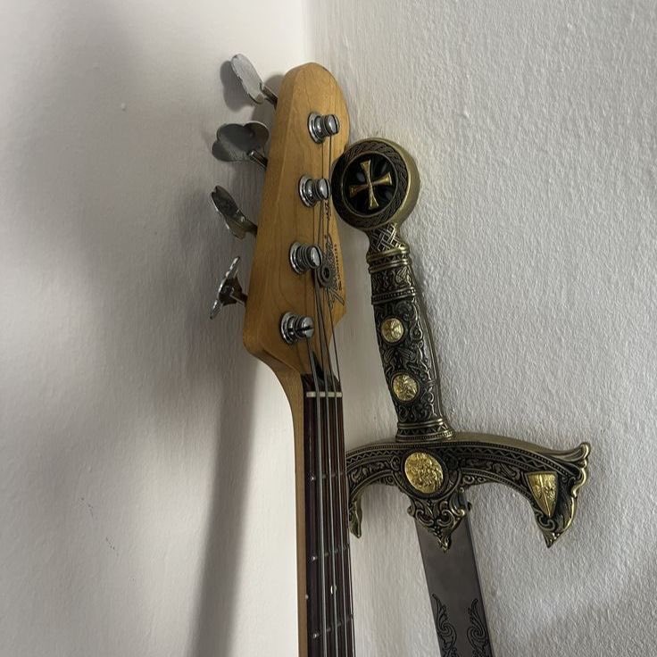 this photo just screams mike wheeler