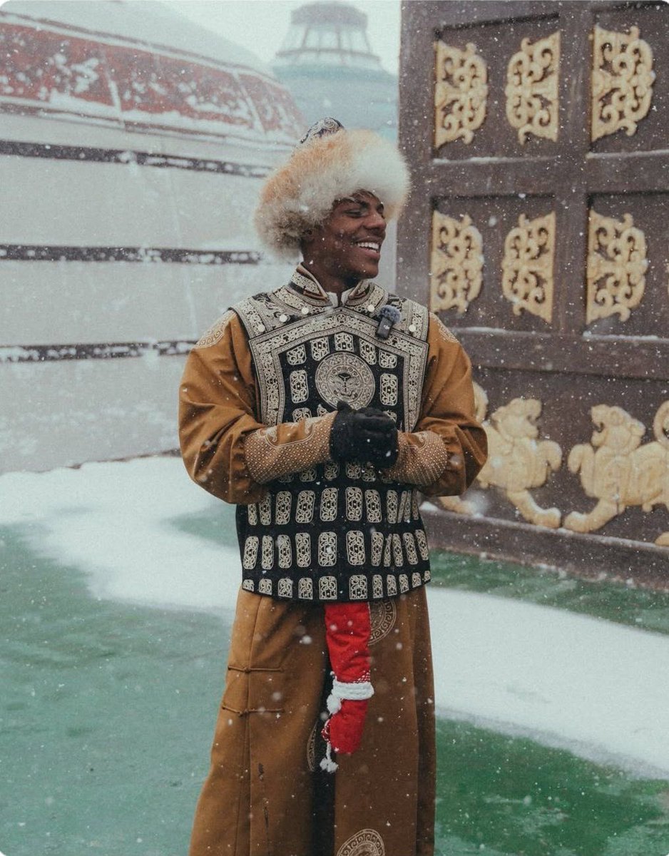 FrenchRapUS's tweet image. 🚨 iShowSpeed révèle pourquoi il parcourt le monde au lieu de rester chez lui à streamer derrière un écran ! 

« Je voyage pour ceux qui ne le peuvent pas. Je montre des pays que beaucoup ne verront jamais, pour casser les préjugés. »

C’est plus qu’un simple streamer 🙏🏻