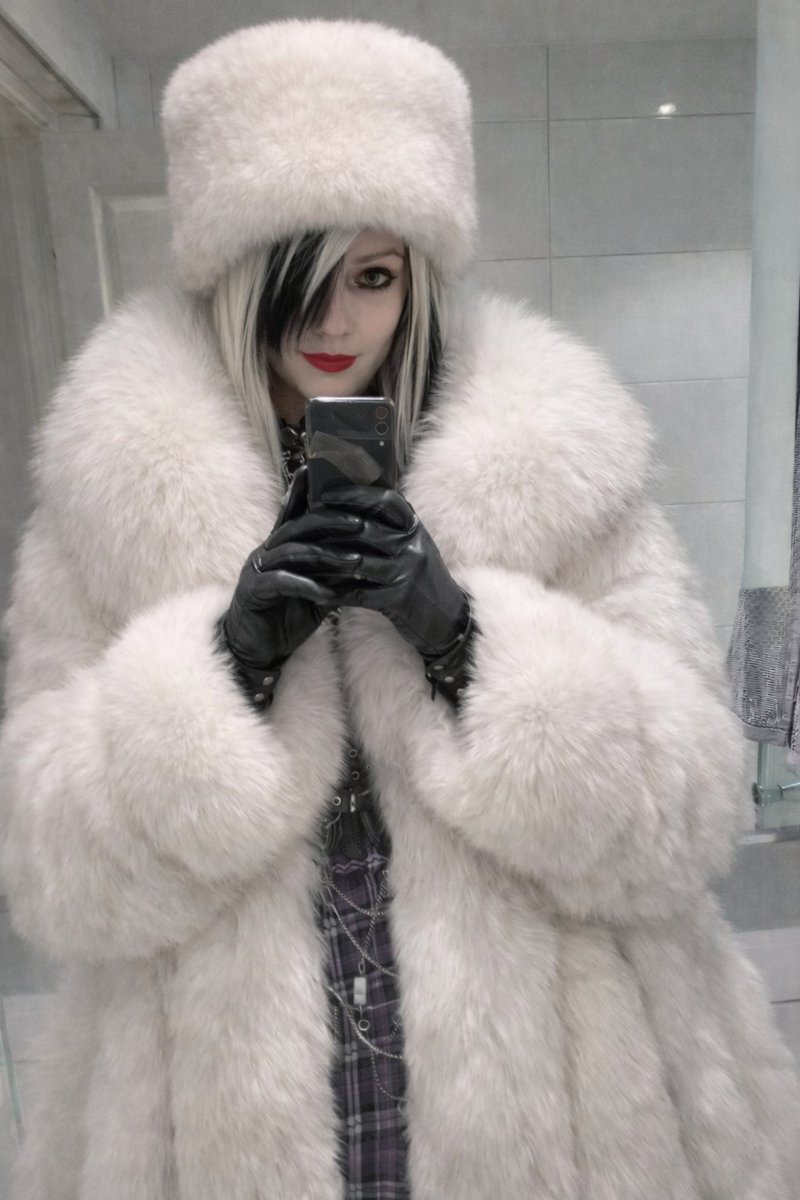 NyxiFox tweet media