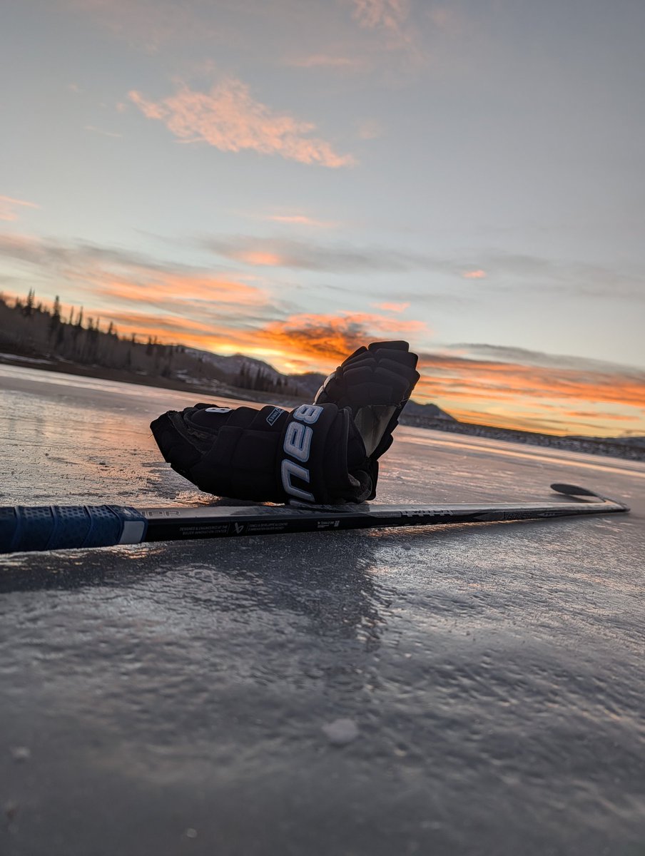 TwoForTusking's tweet image. The ice was rough but it was still fun to continue our Christmas Eve tradition.