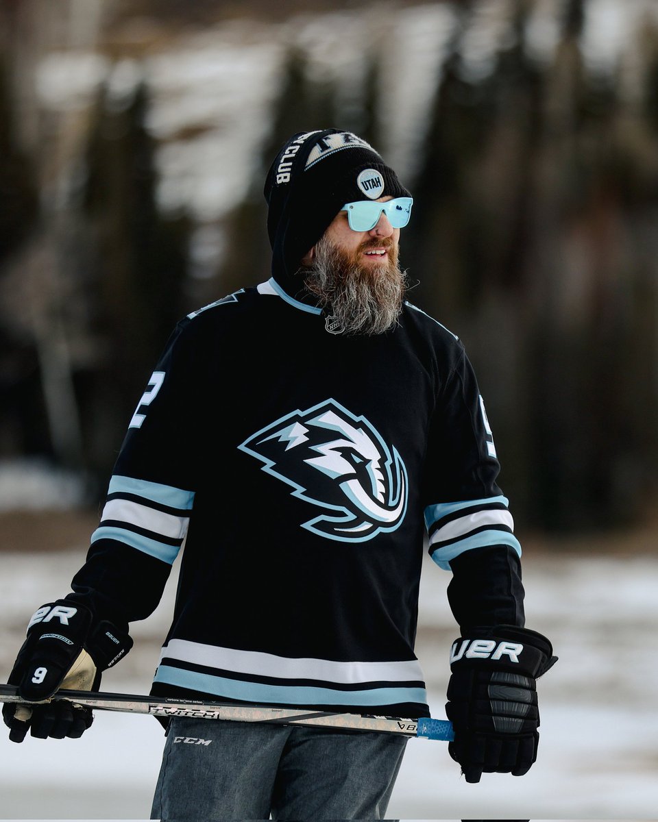 TwoForTusking's tweet image. The ice was rough but it was still fun to continue our Christmas Eve tradition.