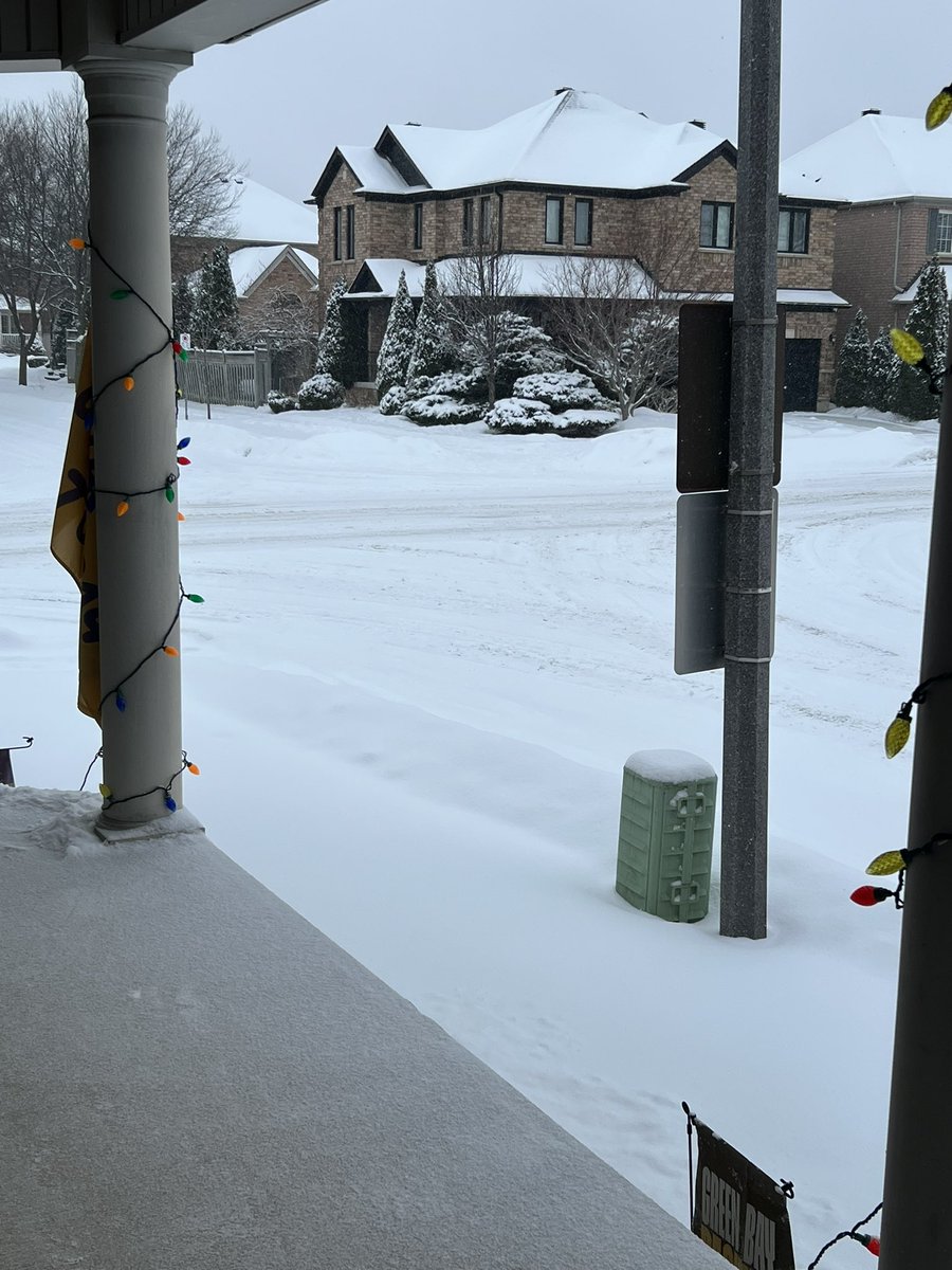 Bonsie1951's tweet image. I’ve got another 5 inches of “Global Warming” to shovel today!!!