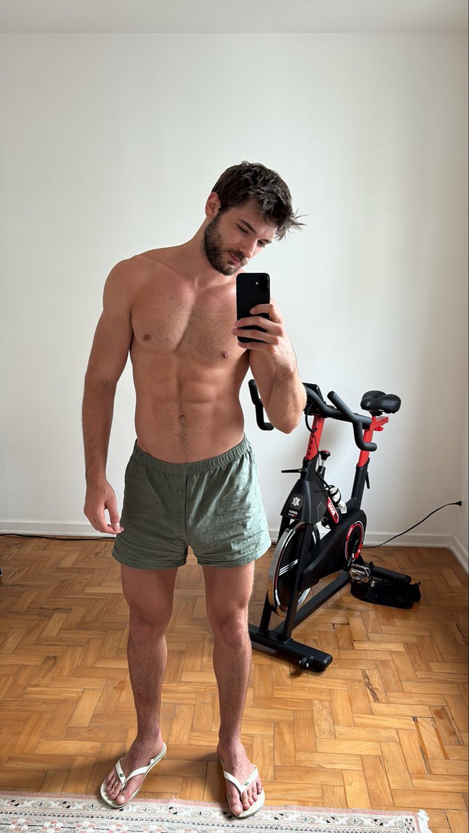 Preciso urgentemente voltar com os treinos de perna 🫨