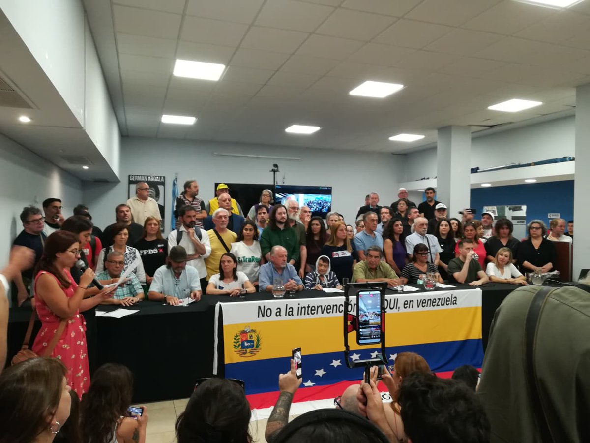 [POLÍTICA INTERNACIONAL]

Invasión a #Venezuela
MASIVA PARTICIPACIÓN EN LA CONFERENCIA DE PRENSA CONVOCADA POR LA CTA-T Y LA CTA A

revistappv.com.ar/masiva-partici…

Por PPV

¡Saltá el cerco! ¡Difundí!