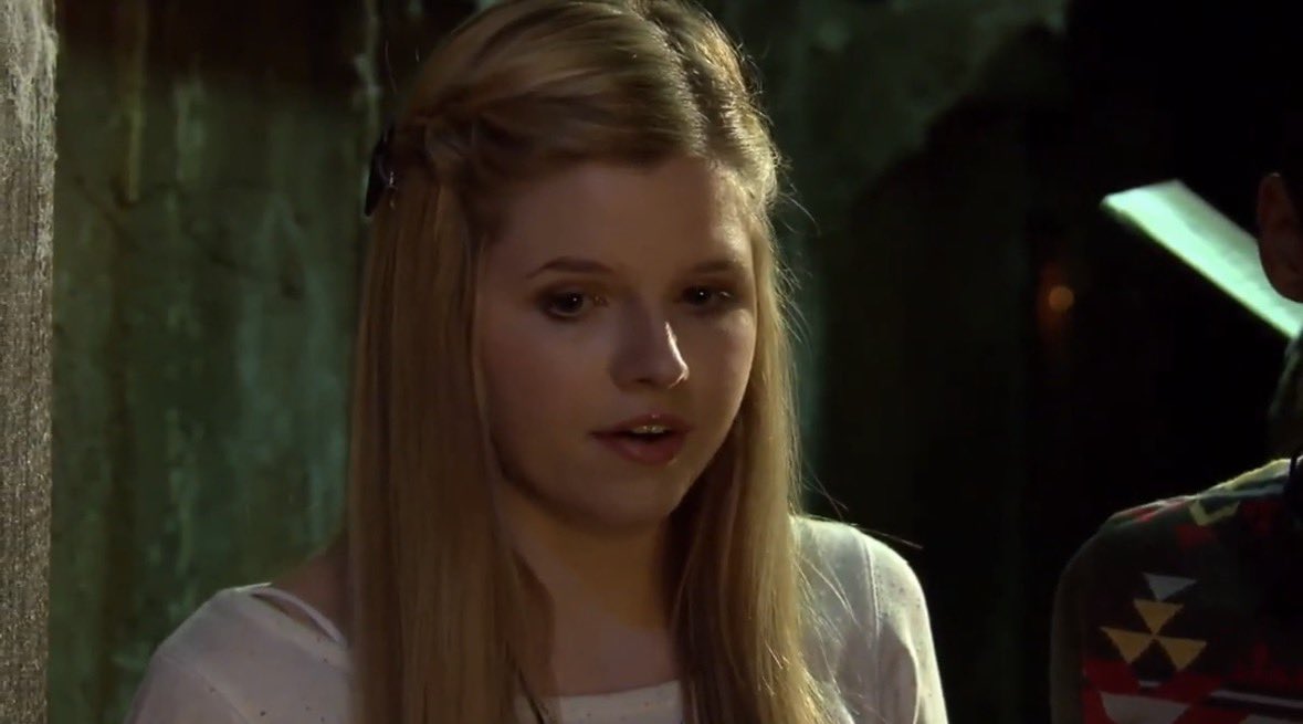 SibunaHouse_'s tweet image. Ana Mulvoy-Ten has to be one of the best actors/actresses in the show, she NAILED playing Amber