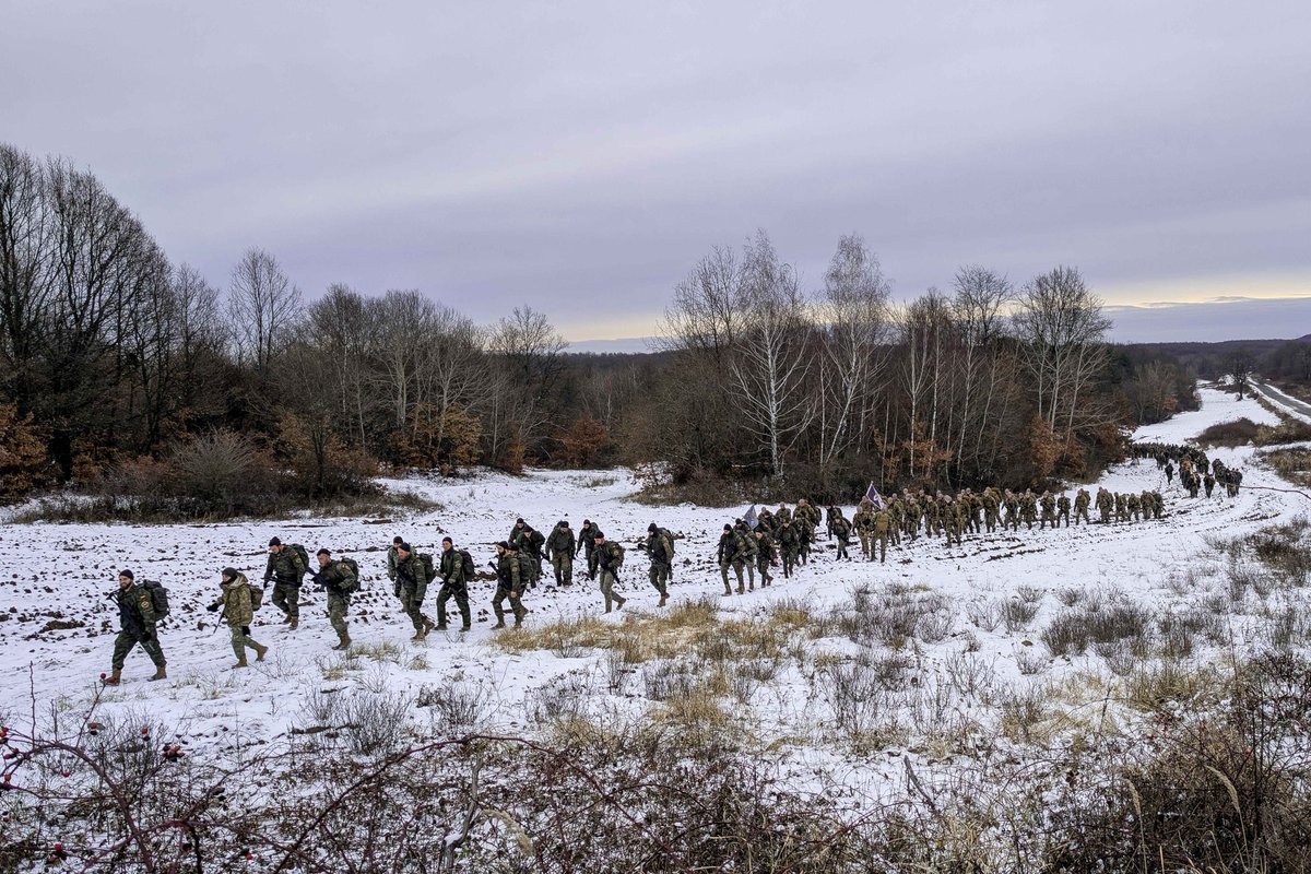NATOTFSlovakia's tweet photo. ❄️The MN Battle Group conducted a 20 km winter hardening march, testing endurance, discipline and cohesion under demanding conditions, strengthening readiness and resilience in a challenging operational environment
🇸🇰 🇨🇿 🇵🇹 🇷🇴 🇸🇮 🇪🇸
#wearenato #NATO #EjercitodeTierra #BRILEG https://t.co/eyI8nH0Wu5
