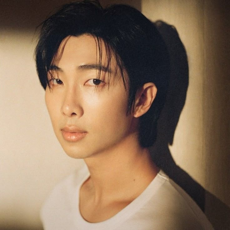 knjpagee's tweet image. RM is rumoured to be featured on BTS the 5th album